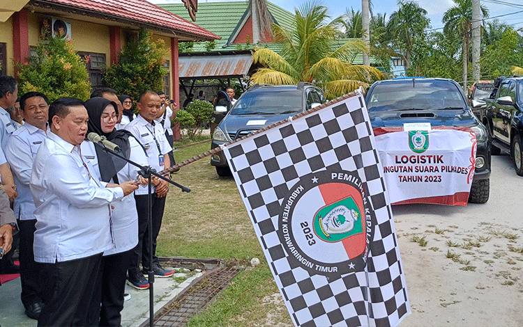 Bupati Kotim Lepas Logistik Pilkades Serentak 76 Desa