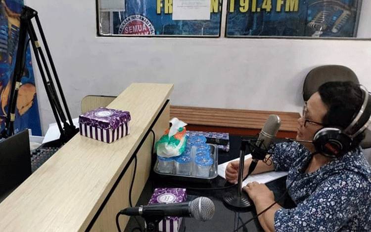 Promkes RSUD Kapuas saat berikan edukasi terkait jantung sambut Hari Jantung Sedunia tahun 2023. (FOTO: IST)