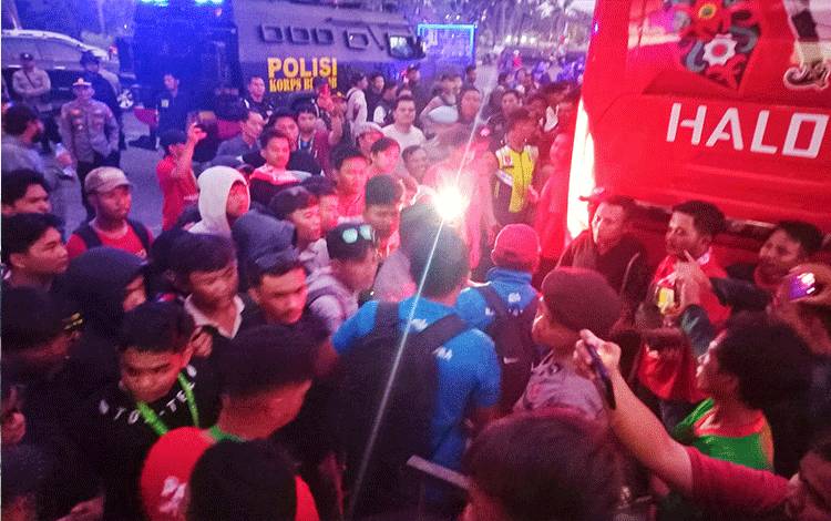 Kalteng Mania Kecewa terhadap Pelatih Kalteng Putra Usai Main Imbang Melawan Persewar Waropen