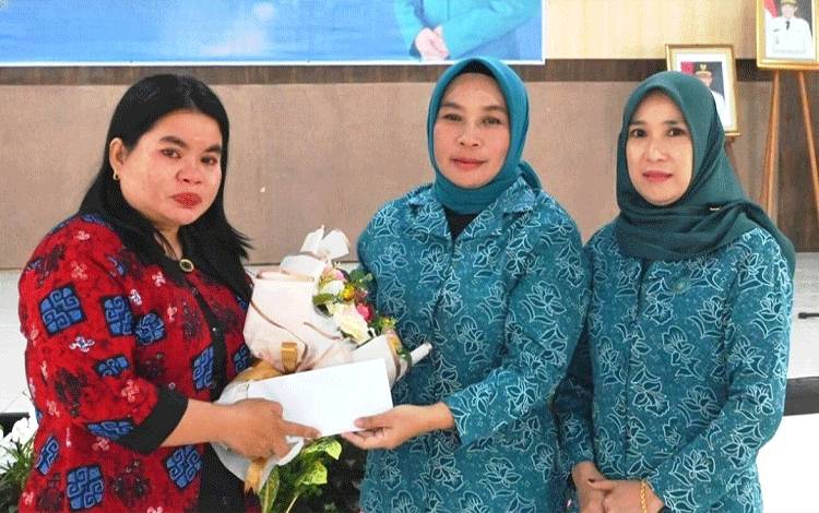 Ketua dan Wakil TP PKK Lamandau Pamitan