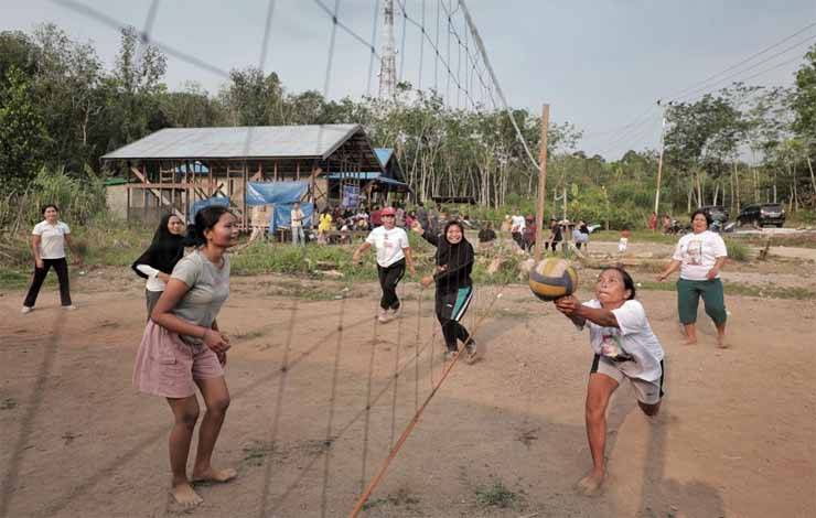 Terinspirasi Sosok Ganjar Gemar Olahraga, Puluhan Perempuan Antusias Ikuti Lomba Voli di Pulang Pisau