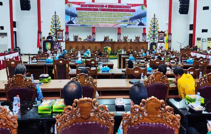 Kejar Target, DPRD Palangka Raya Paripurna Hingga Larut Malam