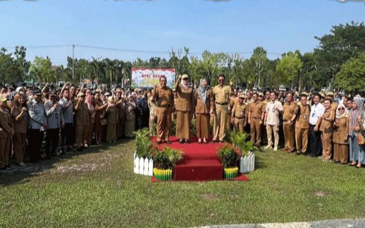 Pj Wali Kota Palangka Raya Pimpin Apel Besar Perdana Bersama ASN