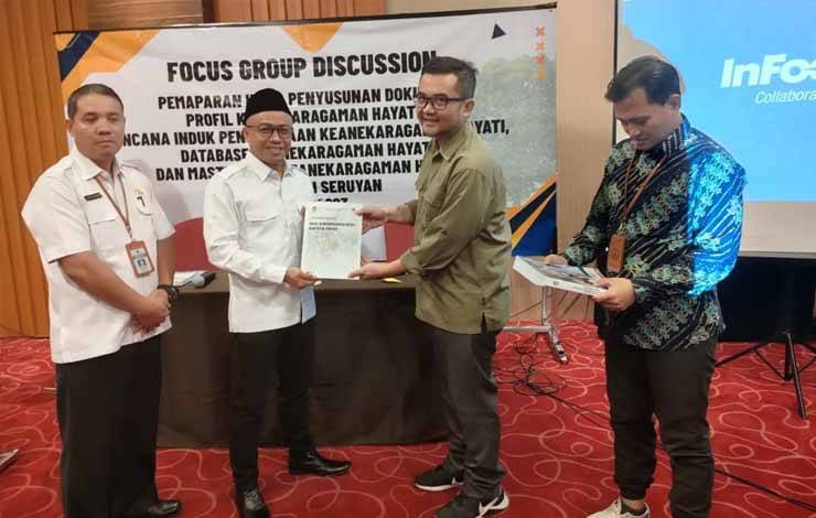 Kepala DLHK Seruyan, Muhamad Mukhlis saat membuka pelaksanaan Focus Grup Discussion, Rabu, 27 September 2023 (Foto ; Ist)