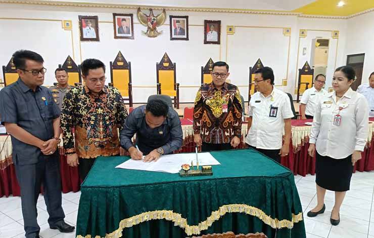 Rapat Maraton Hingga Malam, DPRD Barito Timur dan Eksekutif Rampungkan Raperda Perubahan APBD 2023