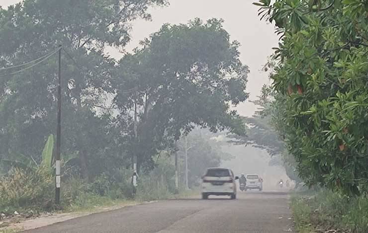 Kondisi kabut asap di Kota Palangka Raya, Jumat, 29 September 2023. (FOTO: HERMAWAN)