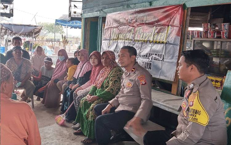 Jumat Curhat di Pemakaman Muslim Polsubsektor Jekan Raya Membawa Pesan Kamtibmas Positif