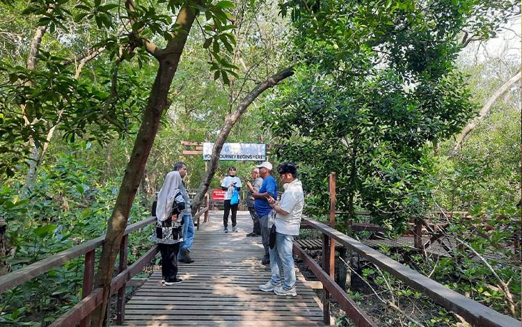 Ubah Lingkungan Penuh Sampah Jadi Kawasan Eduwisata