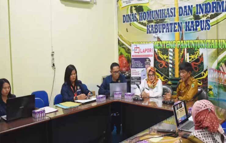 Jajaran Dinas Kominfo Kapuas menerima kunjungan Tim Komisi Informasi Kalteng. (FOTO: IST)