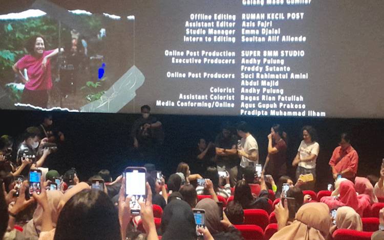 Warga Palangka Raya Antusias Menyaksikan Penayangan Film Petualangan Sherina 2