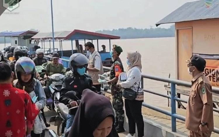 Antisipasi Dampak Kabut Asap, Unsur Tripika Kecamatan Kapuas Barat Bagikan Masker?
