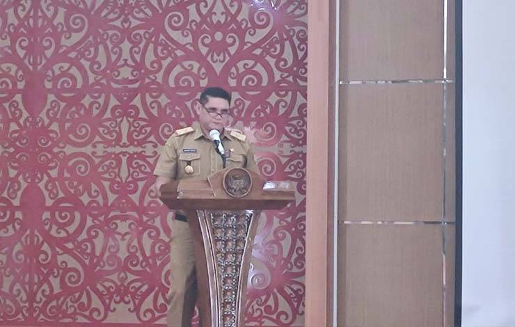 Kepala Badan Pendapatan Daerah (Bapenda) Kalteng, Anang Dirjo saat FGD optimalisasi PAD di Aula Bapenda Kalteng, Selasa, 3 Oktober 2023. (FOTO: HERMAWAN)