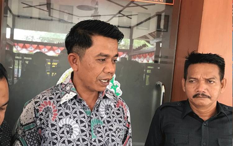 Wakil Ketua Komisi III DPRD Batola, Junaidin (tengah) saat kunjungi DPRD Kapuas, Selasa, 3 Oktober 2023. (FOTO: DODI)