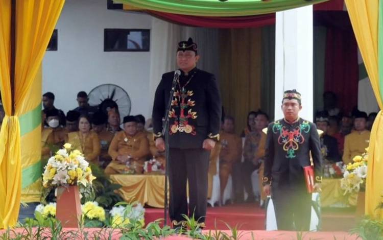 Pimpin Upacara Hari Jadi ke-64 Kobar, Wagub Kalteng Minta Serius Tangani Stunting