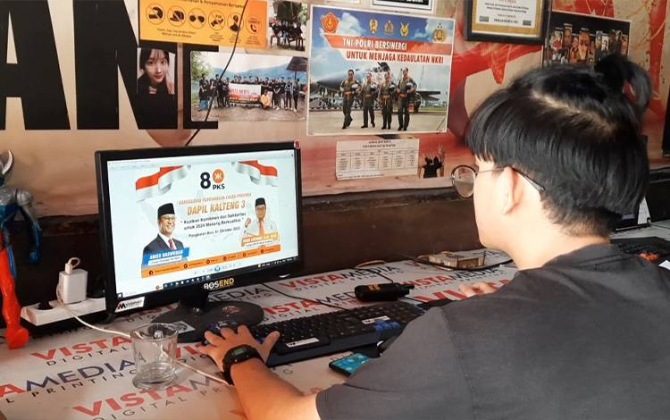 Jelang Pemilu 2024, Usaha Percetakan di Pangkalan Bun Mulai Ramai Pesanan