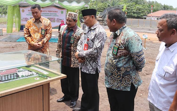 Acara peletakan batu pertama pembangunan gedung Pengadilan Agama Tamiang Layang, Kamis, 5 Oktober 2023. (FOTO: IST)