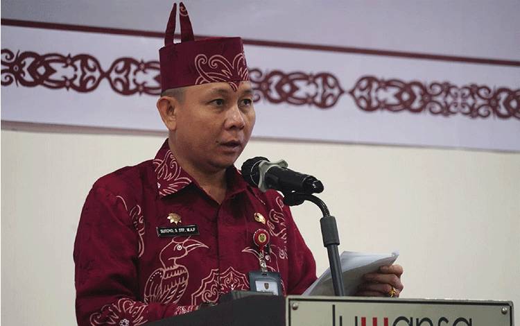 Kepala Dinas Penanaman Modal dan Pelayanan Terpadu Satu Pintu (PMPTSP) Provinsi Kalteng Sutoyo. (FOTO: AGUNG)