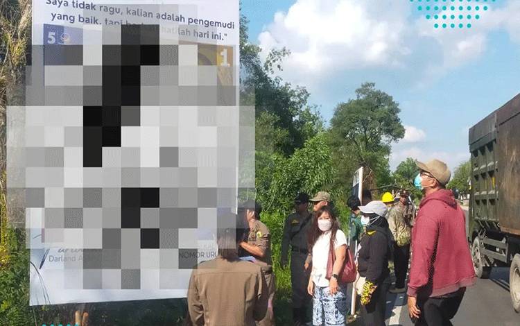 Pemko Palangka Raya Bongkar Paksa Reklame Tak Berizin