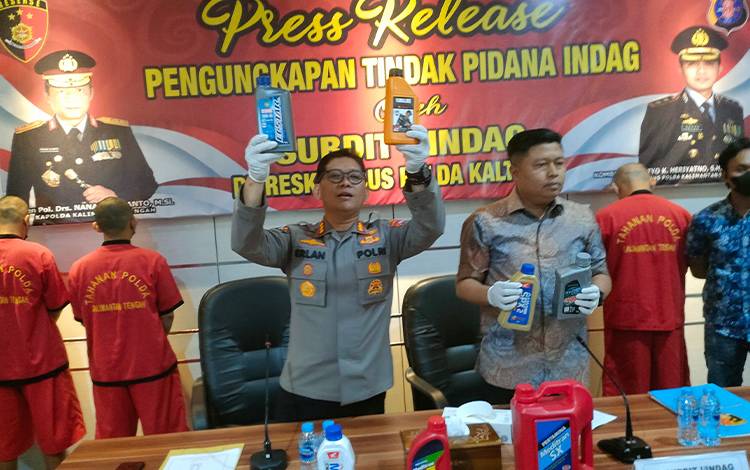Polda Kalteng Sita 11.867 Botol Oli Palsu