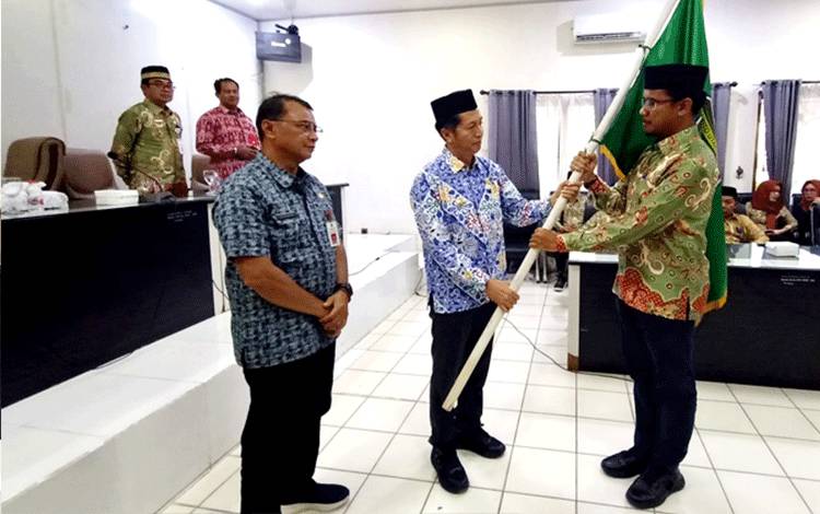 Pj Bupati Barito Utara Lepas Kontingen MTQ VII Korpri Tingkat Provinsi Kalteng