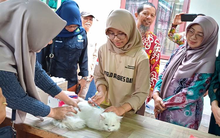 Peringati Hari Rabies Sedunia, Distan Kotim Gelar Vaksin Gratis
