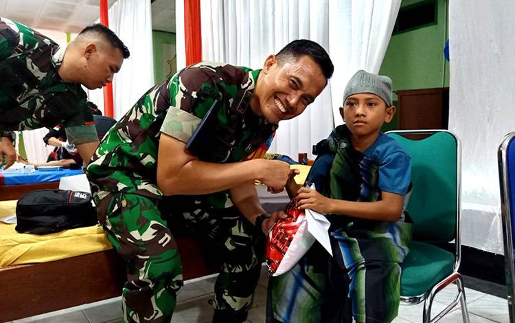 Kodim 1013 Muara Teweh Gelar Bakti Sosial Peringati HUT TNI