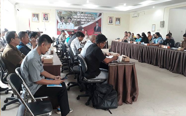 Disbun Kalteng Catat Baru 52 Persen Perusahaan Setorkan Data Perhitungan TBS  ?