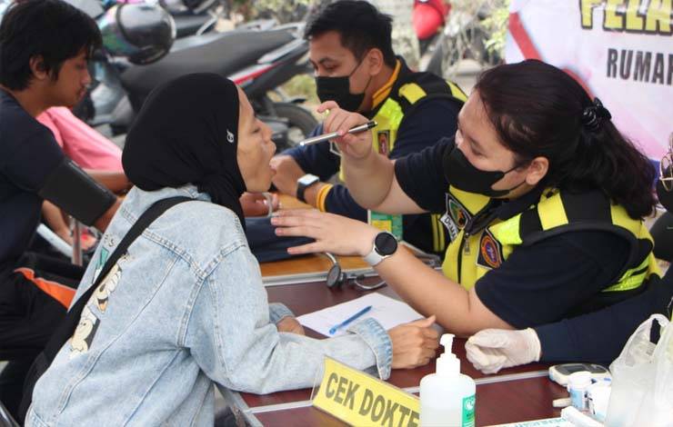 Rumah Sakit Bhayangkara Palangka Raya Gelar Pengobatan Gratis, Peduli Kesehatan Akibat Kabut Asap