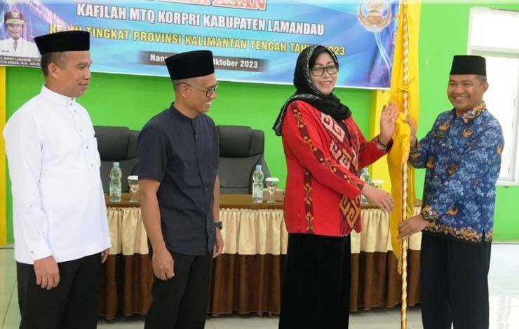 Pj?Bupati?Lamandau?Lepas Kafilah MTQ?Korpri Ke VII