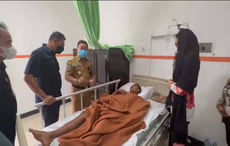 Gubernur Kalteng Besuk Korban Kerusuhan Desa Bangkal