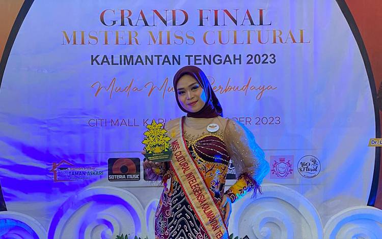 Kenalkan Budaya Rotan, Siti Alpiatur Rahmah Juara Miss Intelegensia Kalteng