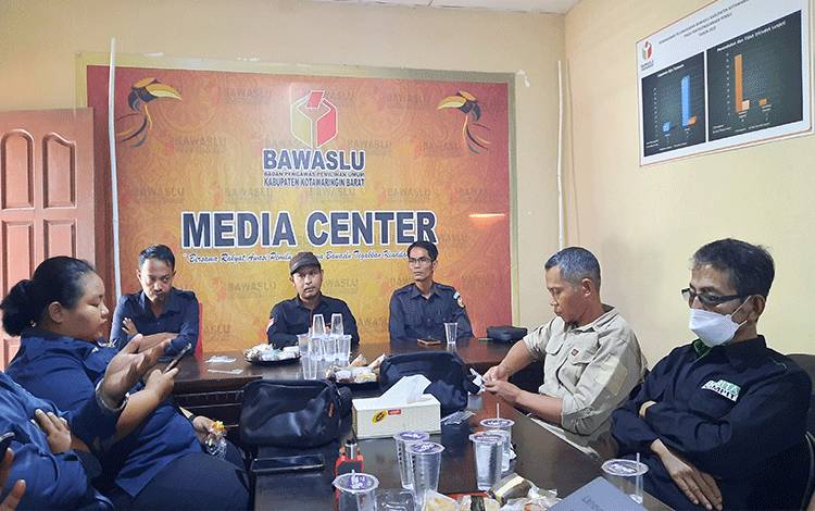 Perkuat Pengawasan, Bawaslu Kobar Gelar Media Gathering
