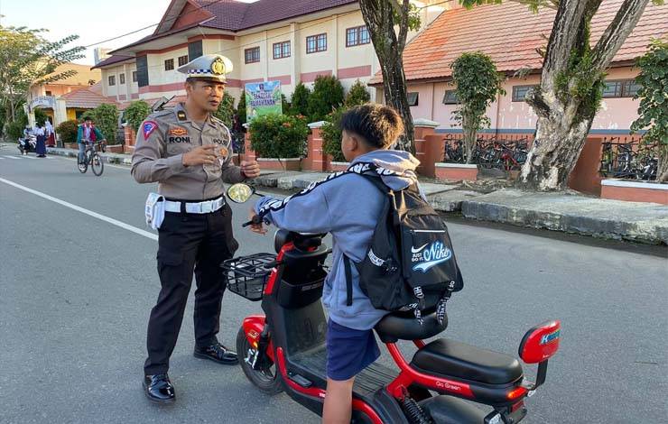 Satlantas Polres Barito Selatan Meminta Orang Tua Bimbing dan Awasi Anak Menggunakan Sepeda Listrik