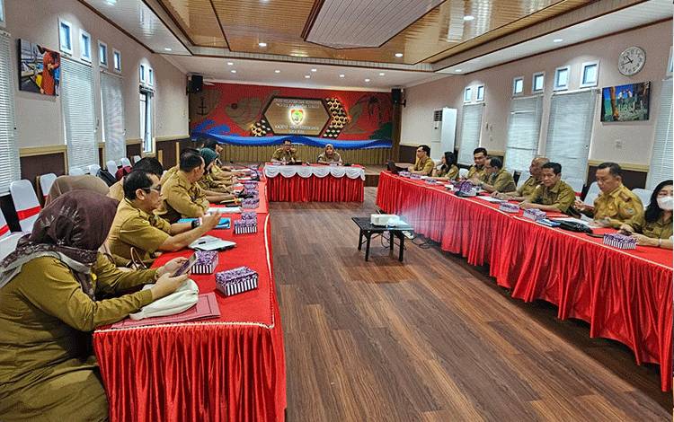 Kegiatan koordinasi, sinkronisasi dan sinergitas antara Dislutkan Provinsi Kalteng dengan Diskan Kabupaten Seruyan dalam rangka percepatan pembangunan kelautan dan perikanan. (FOTO:CK/DISLUTKAN KALTENG)