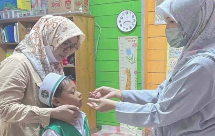 Puskesmas Pahandut Door to Door ke Sekolah Bagikan Vitamin A