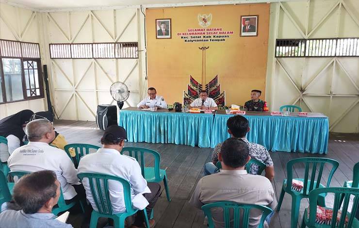 Camat Selat Sayangkan Pemilik Gedung Walet tak Hadiri Sosialisasi Peningkatan PAD