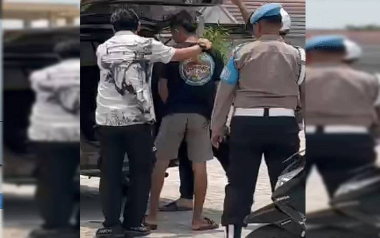 Maling Pompa Air yang Viral Dikejar Warga Akhirnya Dibekuk Polisi