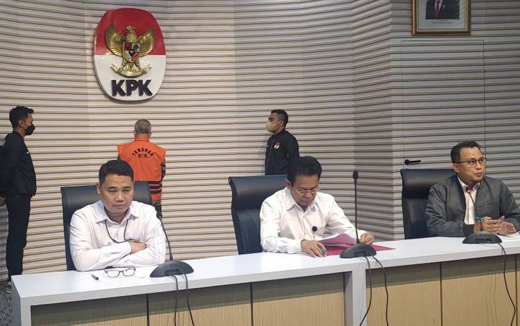 KPK Tahan Sekjen Kementan Usai Ditetapkan Sebagai Tersangka