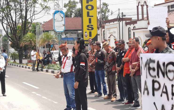 Aliansi Masyarakat Dayak Kobar dan Mahasiswa Gelar Aksi Atas Tewasnya Warga di Konflik Bangkal
