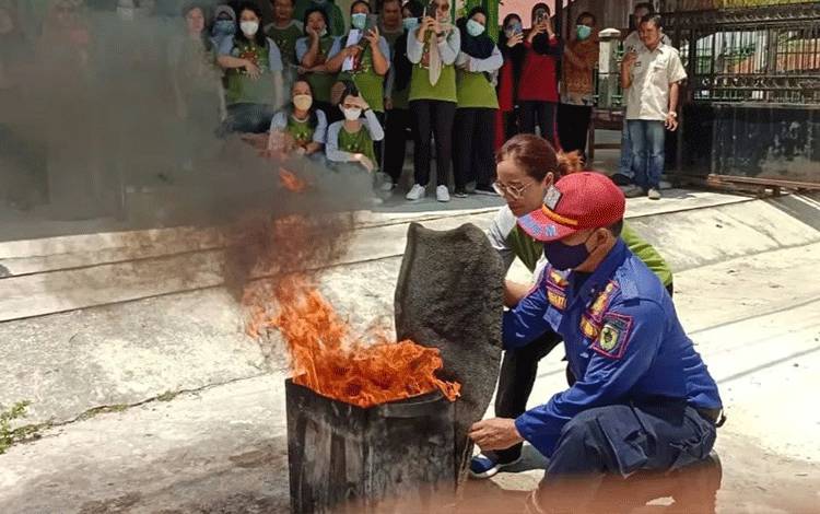 Pelatihan Pencegahan Kebakaran dengan Teknik Tradisional Digelar di Palangka Raya