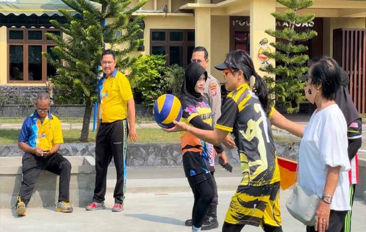 Turnamen Voli Bhayangkari Kapuas Semarakkan HKGB ke 71