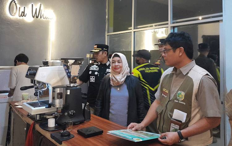 BPPRD Palangka Raya Razia Kafe Old White Coffe Karena Tidak Terdata Pajak