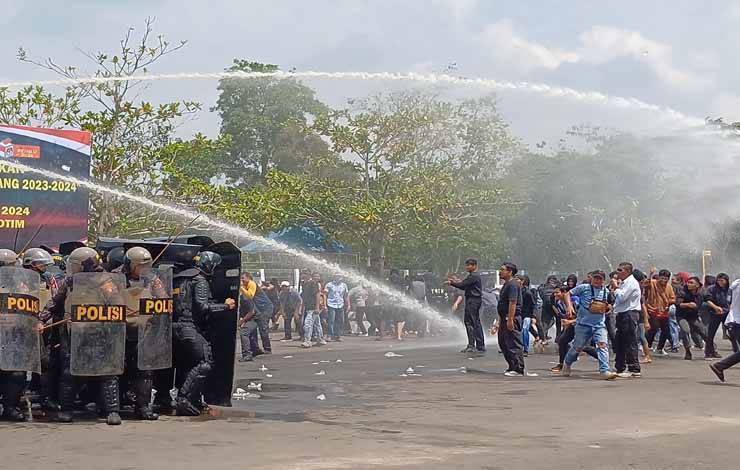 Jelang Pemilu 2024, Polres Kotim Gelar Simulasi Sispamkota Operasi Mantap Brata