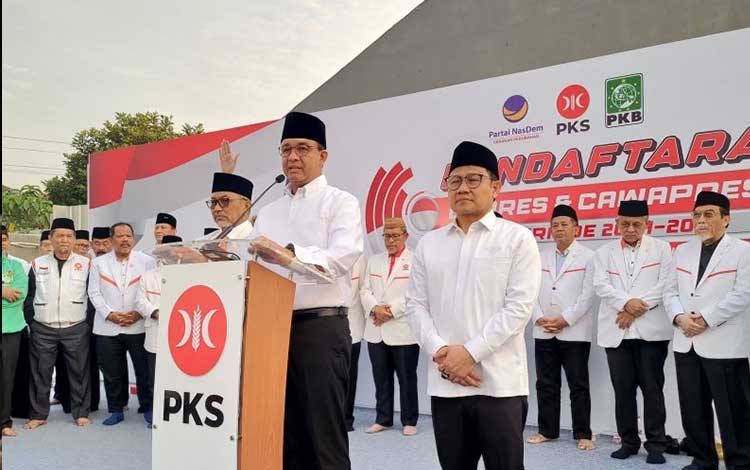 Anies-Muhaimin Disambut Ratusan Simpatisan di DPP PKS