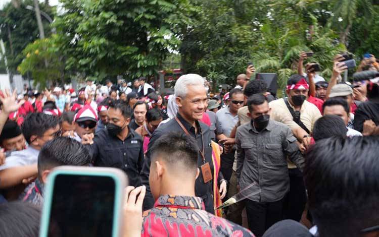 Ganjar Berorasi di Tugu Proklamasi Sebelum Mendaftar ke KPU RI