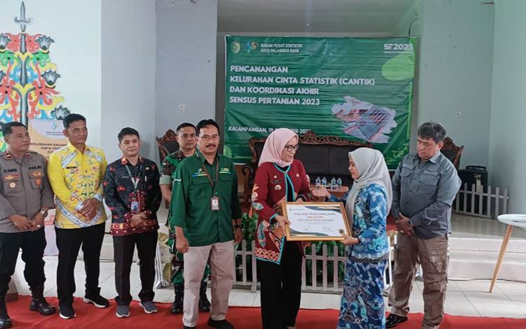 Pj Wali Kota Palangka Raya Canangkan Kelurahan Cantik di Kalampangan
