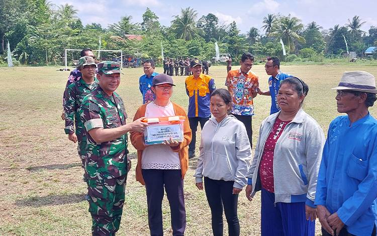 TMMD ke-118 Kodim 1011 Kuala Kapuas Resmi Ditutup, Ini Harapan Danrem Panju Panjung