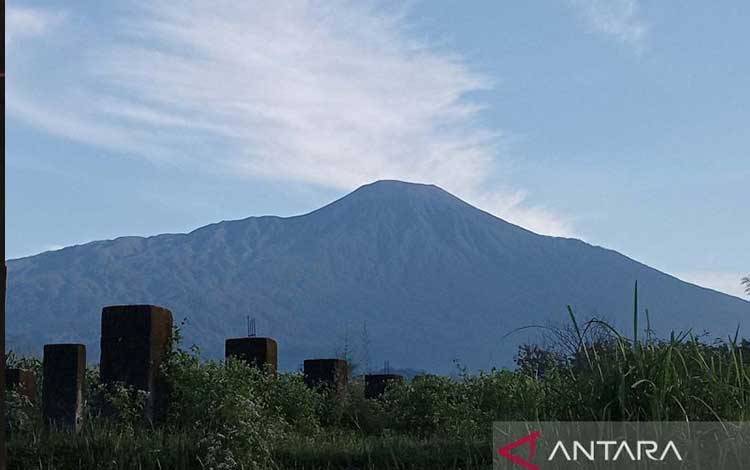 Gunung Slamet Terbangun Dari "Tidur" Panjangnya