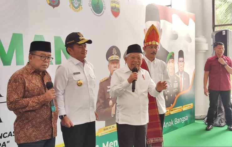 Ma'ruf Sebut Capres Unggah Kebiasaan Salat Bukan Politik Identitas