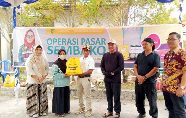 Pemkot Palangka Raya Gencarkan Operasi Pasar untuk Tekan Inflasi